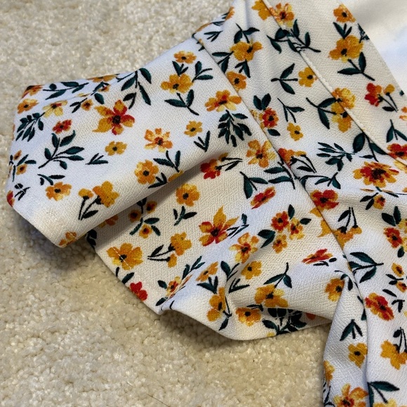 Flowery Dress Never Worn! - Picture 6 of 7